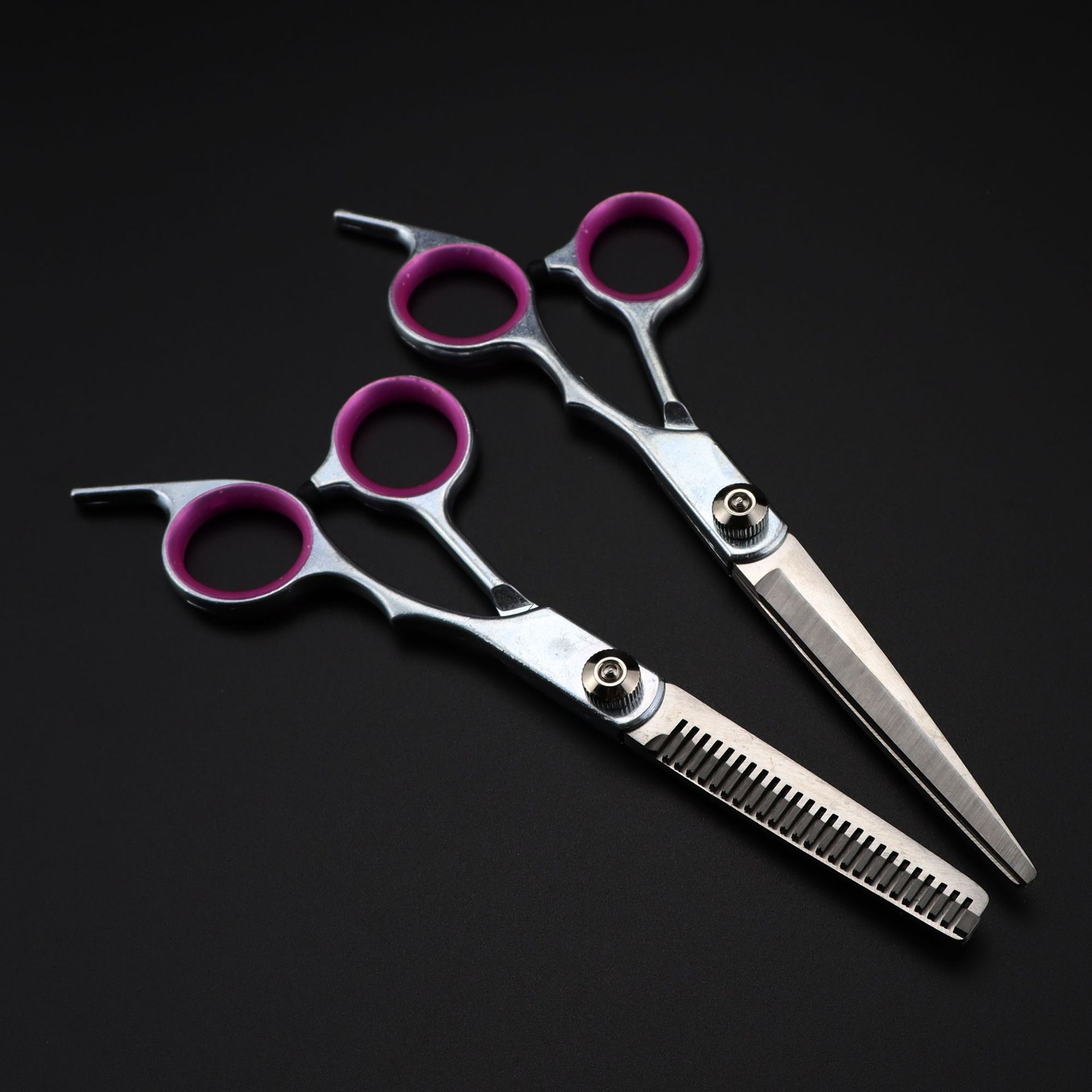 11133c50-0ddd-46a2-99e4-a72dbdbbecfc.jpg Tondeuse à Cheveux 6 Pouces – Usage Domestique Facile – Image 1