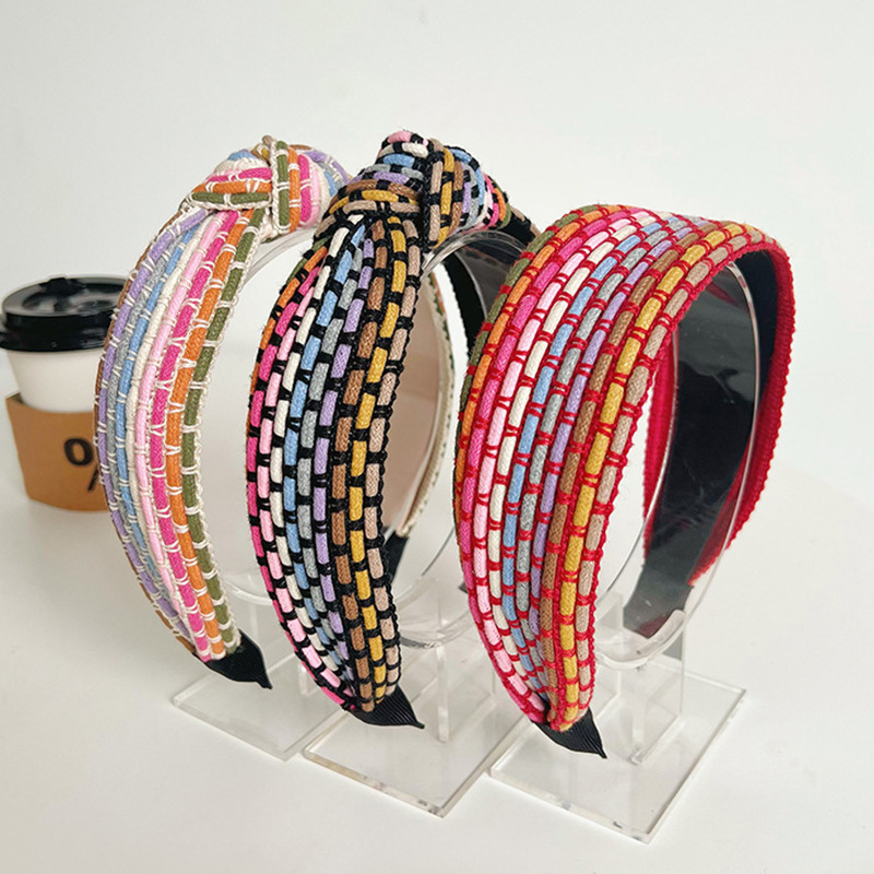 ee468a48-65ba-4e5f-a634-5b6c4b138874-1.jpg Bandeau à cheveux en corde arc-en-ciel tissée à large bord – Image 1